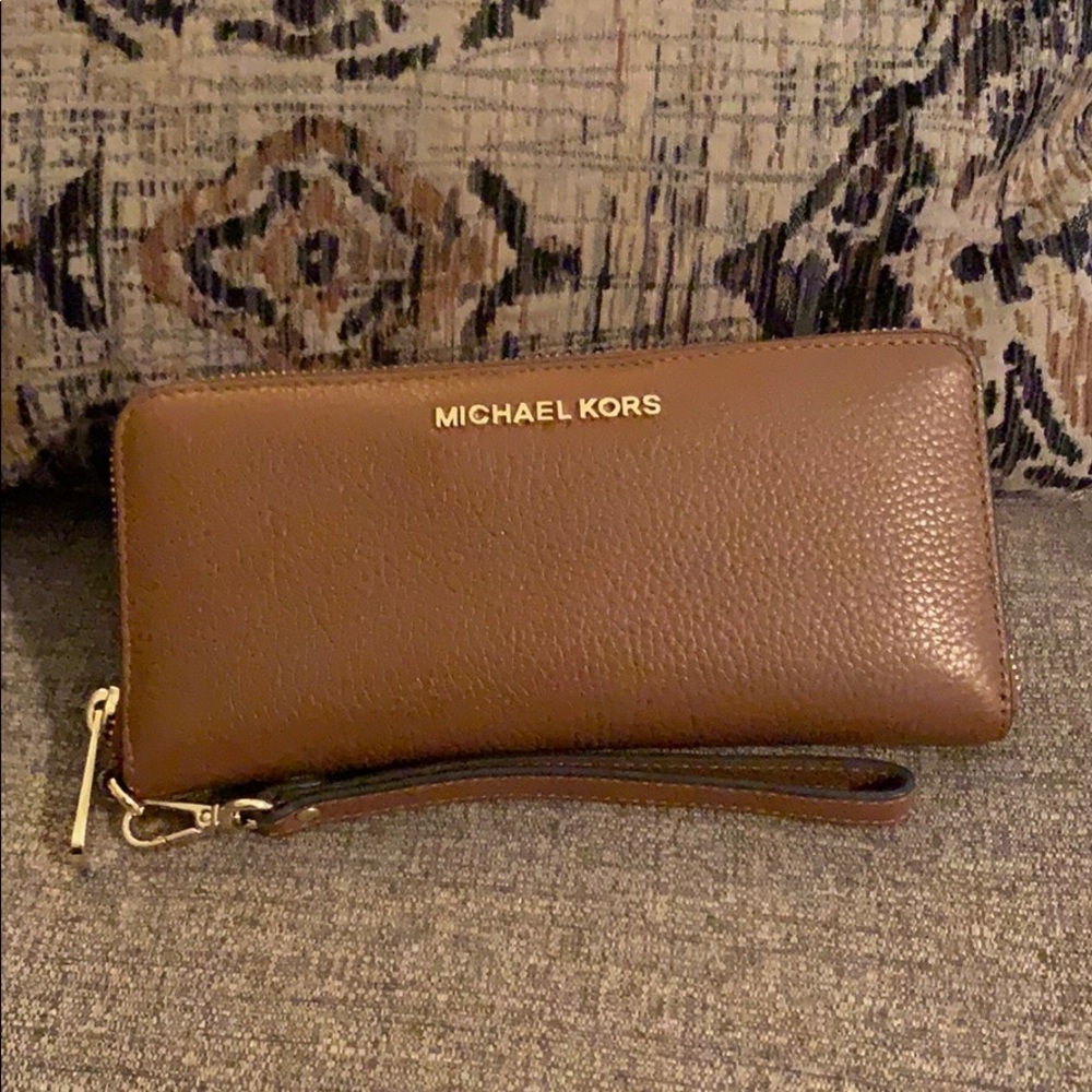 Michael Kors Jet Set Travel Wallet- Brown
